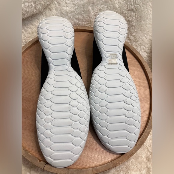 EUC Lissom Flytes Super Lighweight Flexible Black/White Slip On Flats Size 12 - Picture 7 of 8